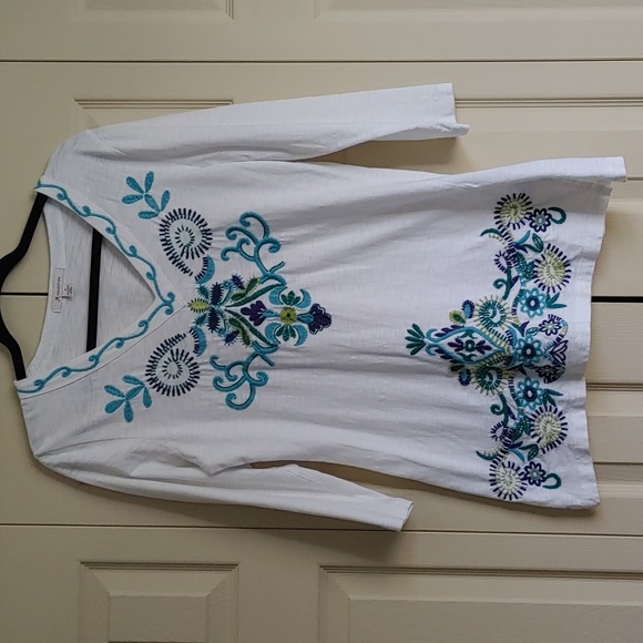 ♦️3 for $15 White Cotton Embroidered Casual Top - Picture 3 of 14